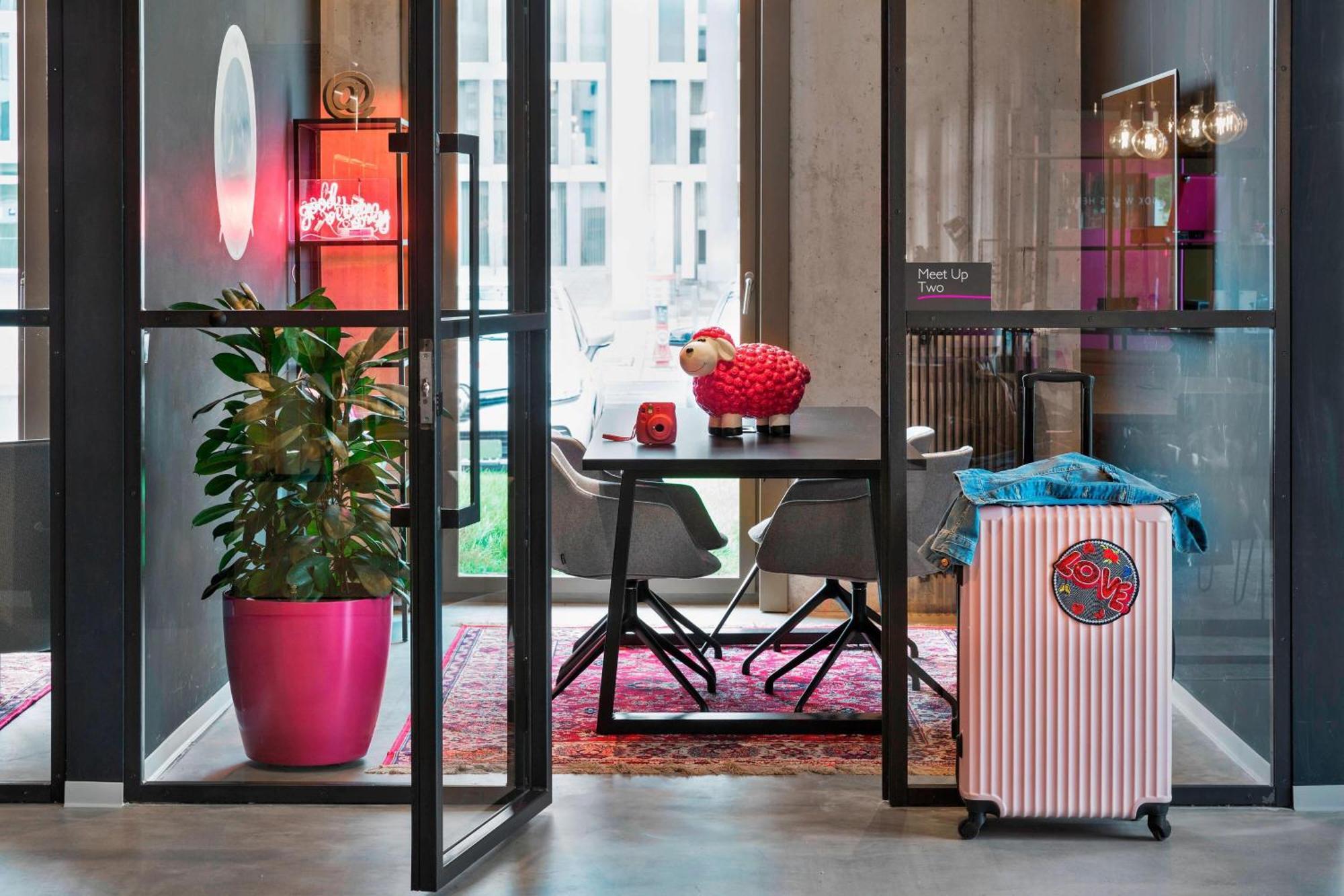 Hotel Moxy 3*