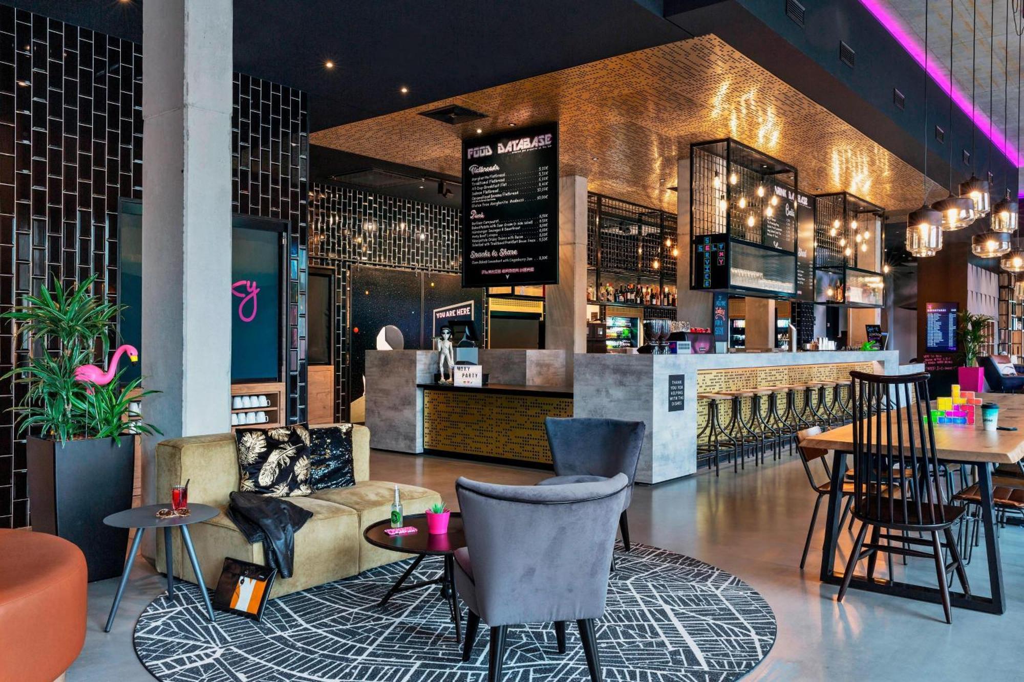Moxy Hotel 3*